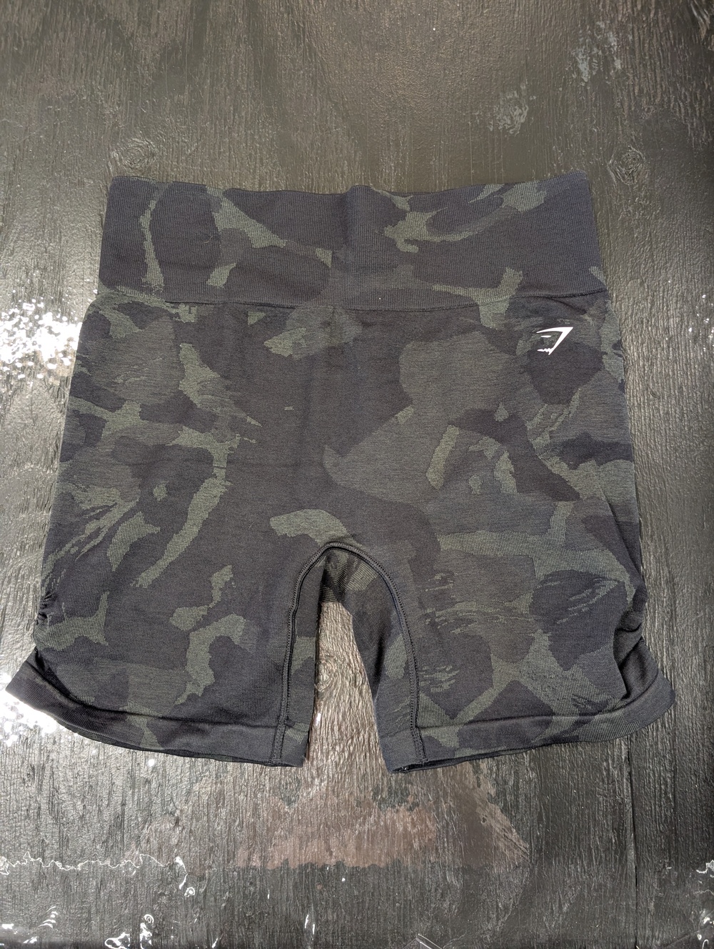 Men's Gymshark Black Camo Seamless Shorts, Size L